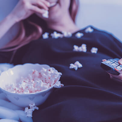 Televizyon Karşısında Atıştırmayı Neden Seviyoruz?